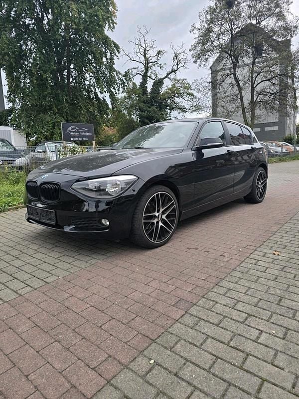 Gebraucht BMW 118 143 PS (105 kW) 2014 Schwarz Kleinwagen