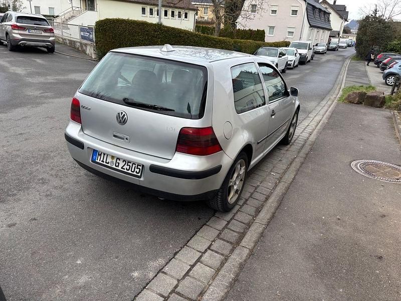 Gebraucht VW Golf IV Basis 101 PS (74 kW) 2002 Silber Limousine