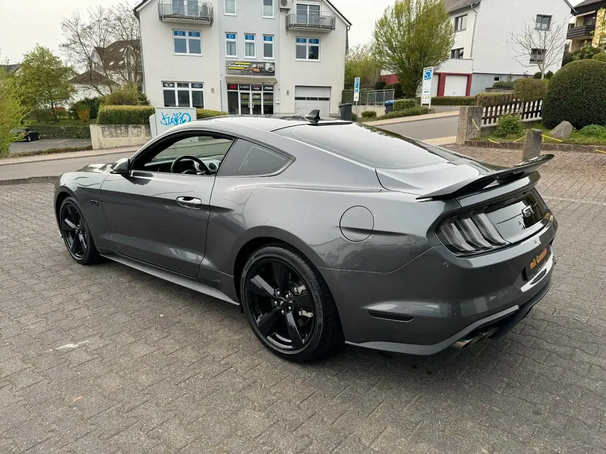 Gebraucht Ford Mustang GT Fastback 466 PS (342 kW) 2023 Carbonized grey met Coupé