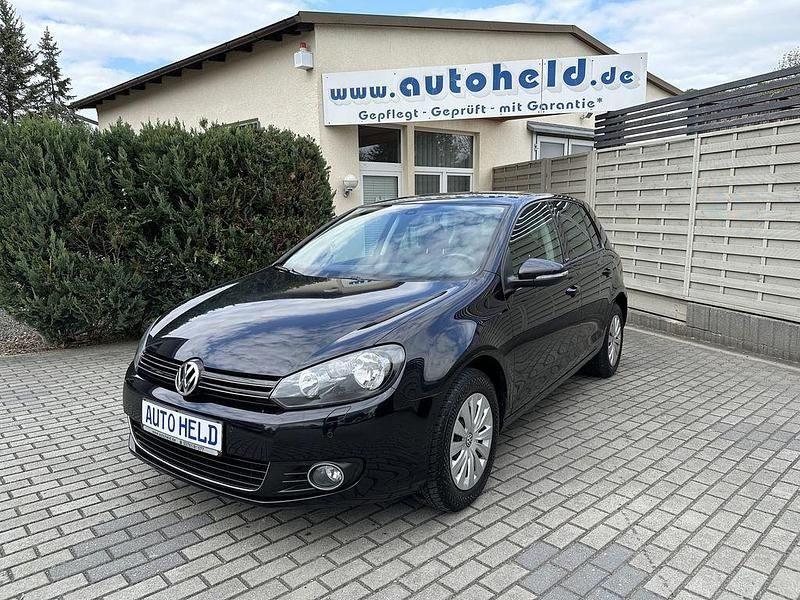 Deep black perleffek (metallic) Gebraucht 2011 VW Golf VI Style Limousine | 8.550 € - Bild 1/4