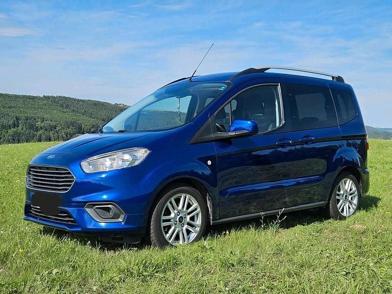 Blau Gebraucht 2019 Ford Tourneo Courier Van / Kleinbus | 11.999 € (Fairer Preis) - Bild 1/4