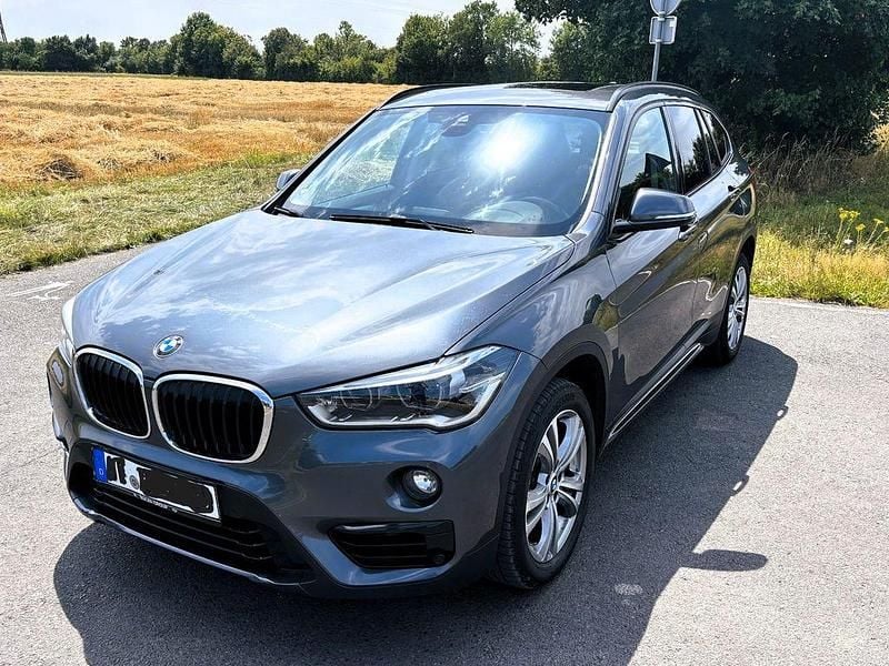 Grau Gebraucht 2016 BMW X1 Sport Line SUV | 17.500 € (Guter Preis) - Bild 1/4