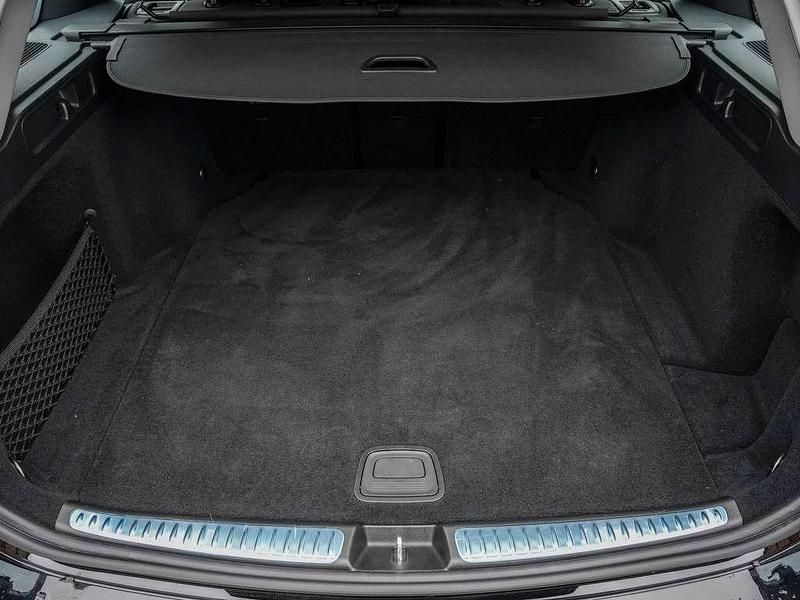 Gebraucht Mercedes C300 Avantgarde 288 PS (211 kW) 2023 Schwarz Limousine