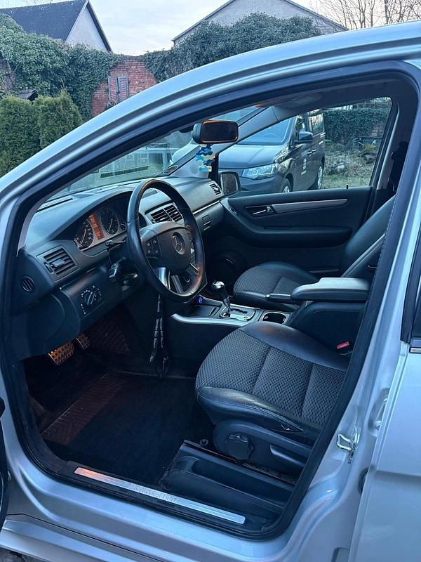 Second-hand Mercedes B160 95 CP (69 kW) 2010 Argintiu Monovolum