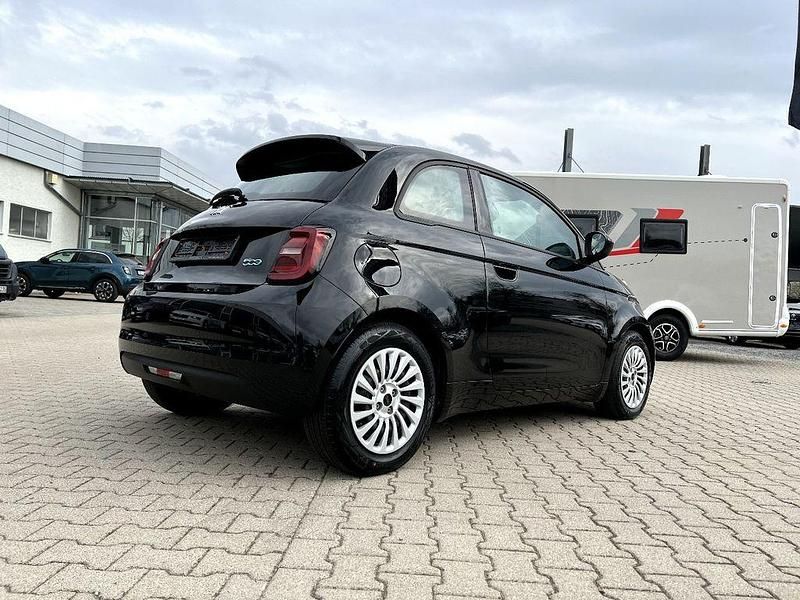 Gebraucht Fiat 500e Action 69 kW (95 PS) 2022 Schwarz