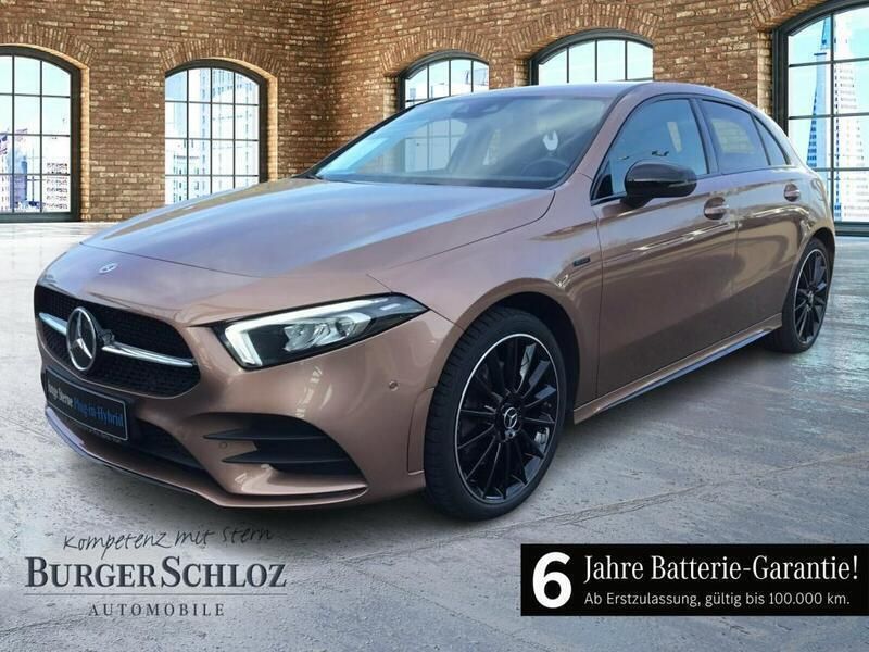 Gold rosgold Gebraucht 2021 Mercedes A250 AMG Limousine | 29.900 € (Fairer Preis) - Bild 1/4