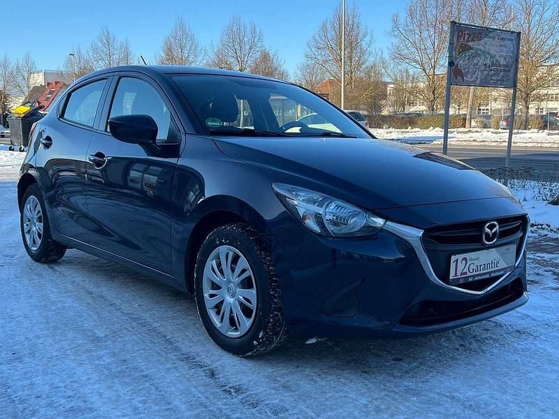 Gebraucht Mazda 2 Center-Line 105 PS (77 kW) 2016 Mitternachtsblau metallic Kleinwagen