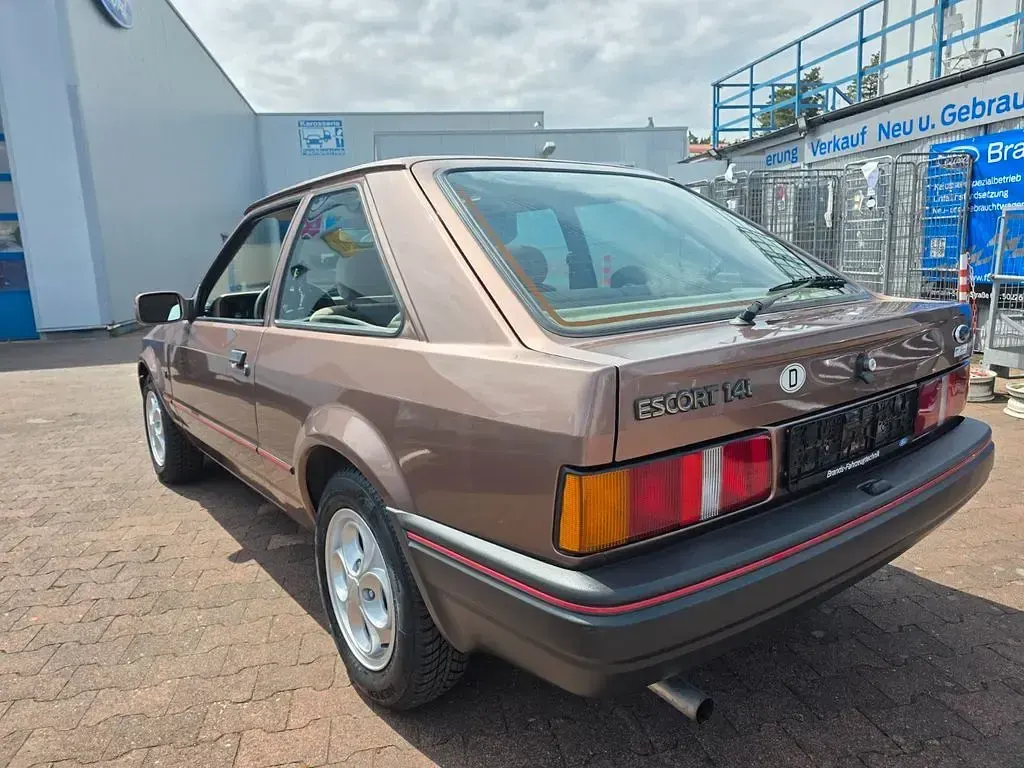 Gebraucht Ford Escort 73 PS (53 kW) 1990 Braun