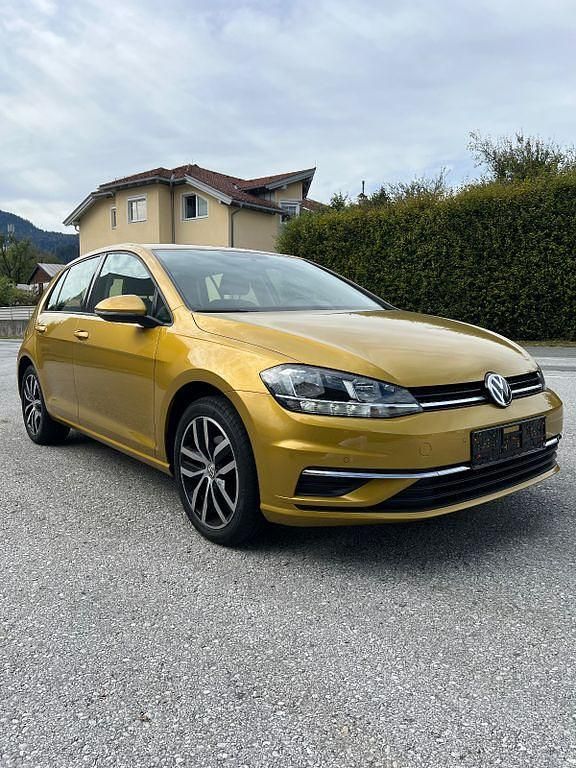 Gelb Gebraucht 2018 VW Golf VII Limousine | 17.250 € (Fairer Preis) - Bild 1/4