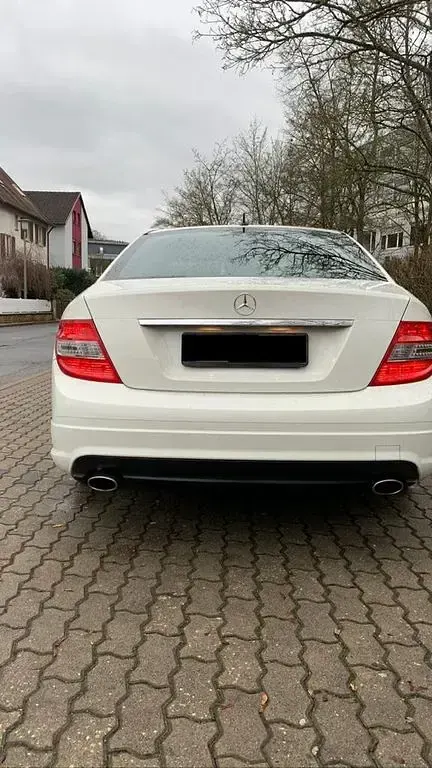 Gebraucht Mercedes C230 Avantgarde 204 PS (150 kW) 2009 Weiß Limousine