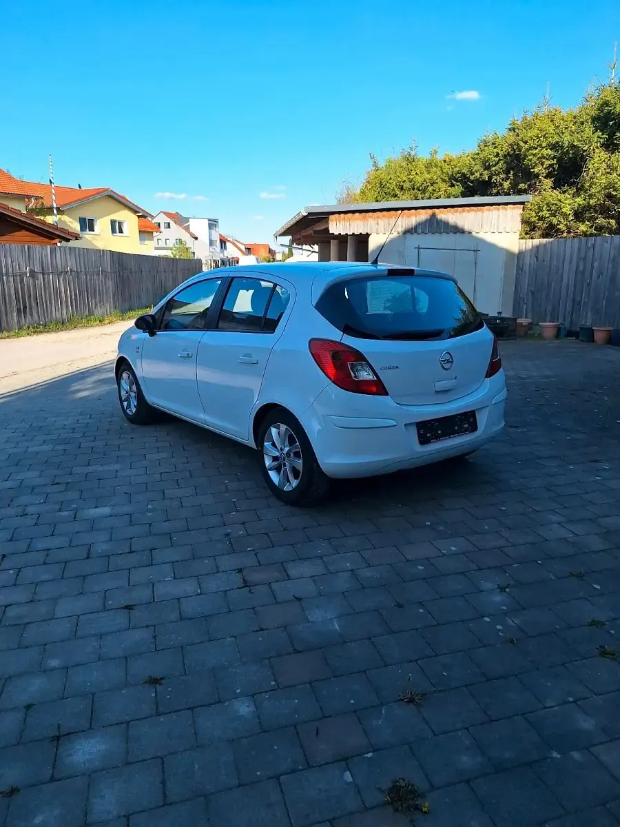 Gebraucht Opel Corsa 87 PS (63 kW) 2015 Weiß Kleinwagen