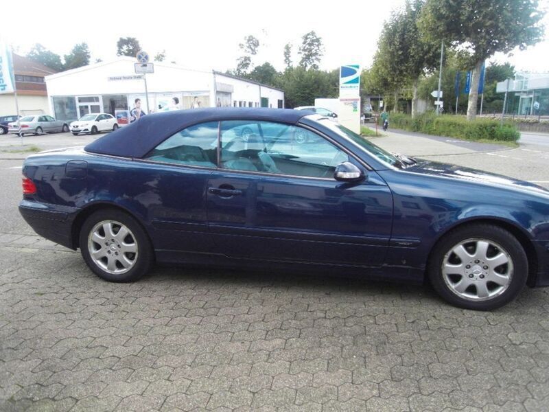 Blau metallic Gebraucht 1999 Mercedes CLK200 Avantgarde Cabrio | 3.388 € (Superpreis) - Bild 1/4