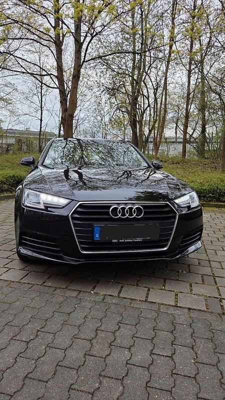 Second-hand Audi A4 Design 150 CP (110 kW) 2018 Negru Break