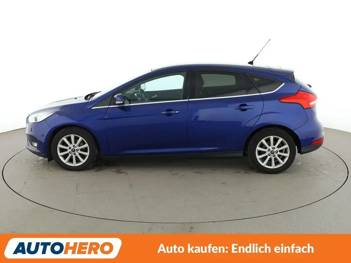 Gebraucht Ford Focus Titanium 120 PS (88 kW) 2016 Blau Limousine