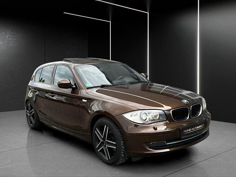 Braun Gebraucht 2009 BMW 120 Shadowline Kleinwagen | 9.900 € (Teuer) - Bild 1/4