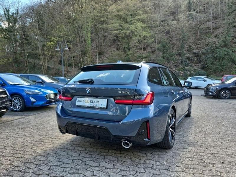 Gebraucht BMW 330 M Sport 245 PS (180 kW) 2025 Blau Kombi