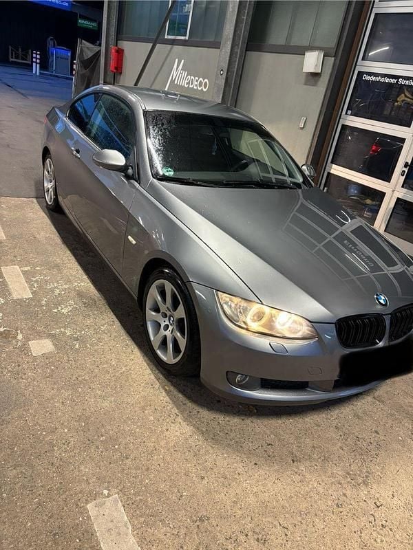 Gebraucht BMW 320 170 PS (125 kW) 2008 Grau Coupé