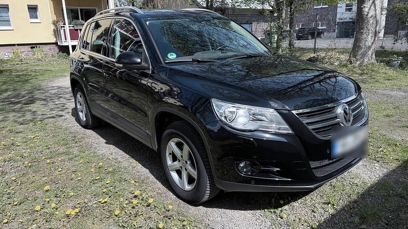 Second-hand VW Tiguan 140 CP (102 kW) 2011 Negru SUV