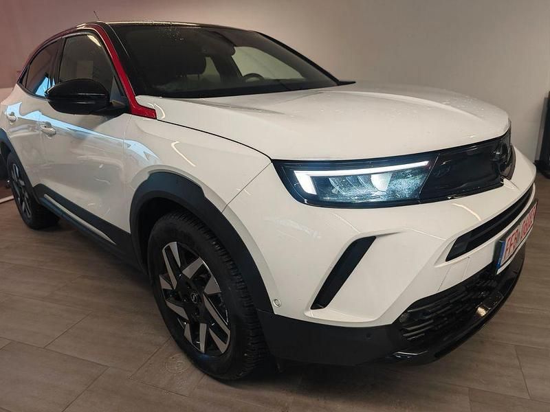 Weiß Gebraucht 2023 Opel Mokka-e GS Line SUV | 18.990 € (Guter Preis) - Bild 1/4