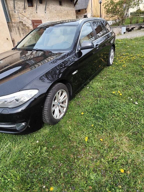 Gebraucht BMW 525 204 PS (150 kW) 2011 Schwarz Limousine