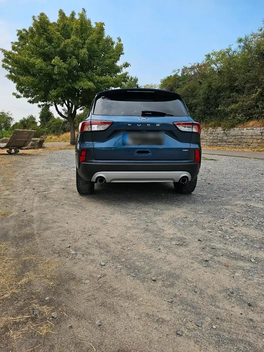 Gebraucht Ford Kuga Titanium 152 PS (111 kW) 2021 Blau SUV