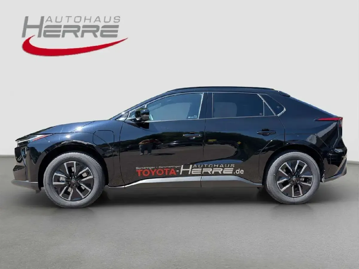 Gebraucht Toyota bZ4X 164 kW (224 PS) 2026 Attitude black mc. SUV