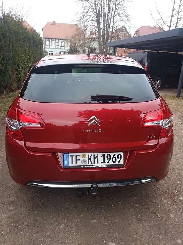 Gebraucht Citroën C4 SELECTION 95 PS (69 kW) 2014 Rot Kleinwagen