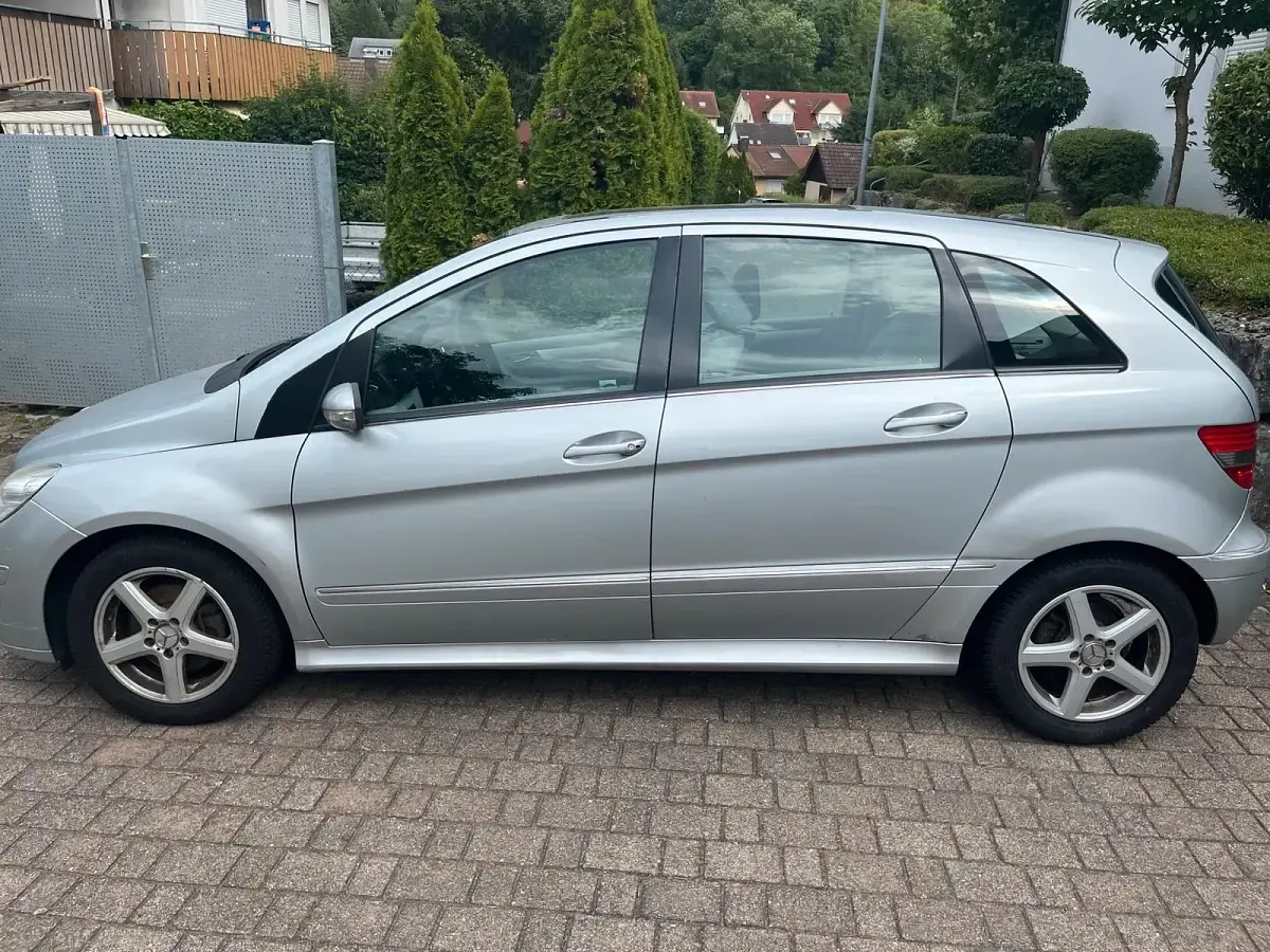 Gebraucht Mercedes B200 140 PS (102 kW) 2006 Silber Van / Kleinbus