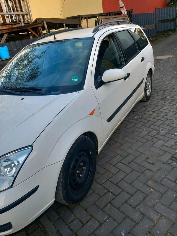 Weiß Gebraucht 2004 Ford Focus Kombi | 400 € (Superpreis) - Bild 1/4