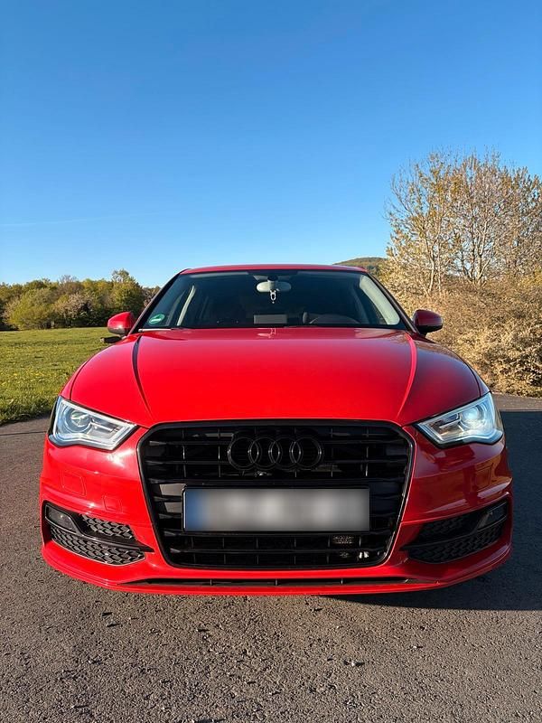 Używany Audi A3 S-Line 180 KM (132 kW) 2014 Czerwony Hatchback