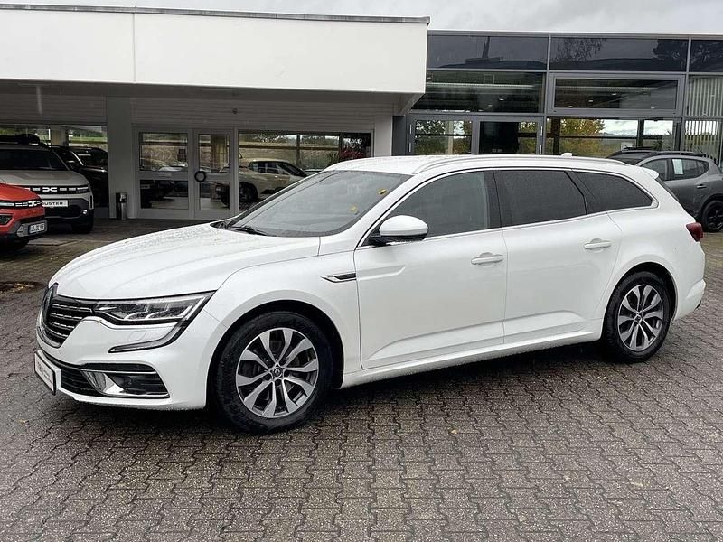 Perlmuttweiß Gebraucht 2021 Renault Talisman GrandTour Business Kombi | 17.940 € (Fairer Preis) - Bild 1/4