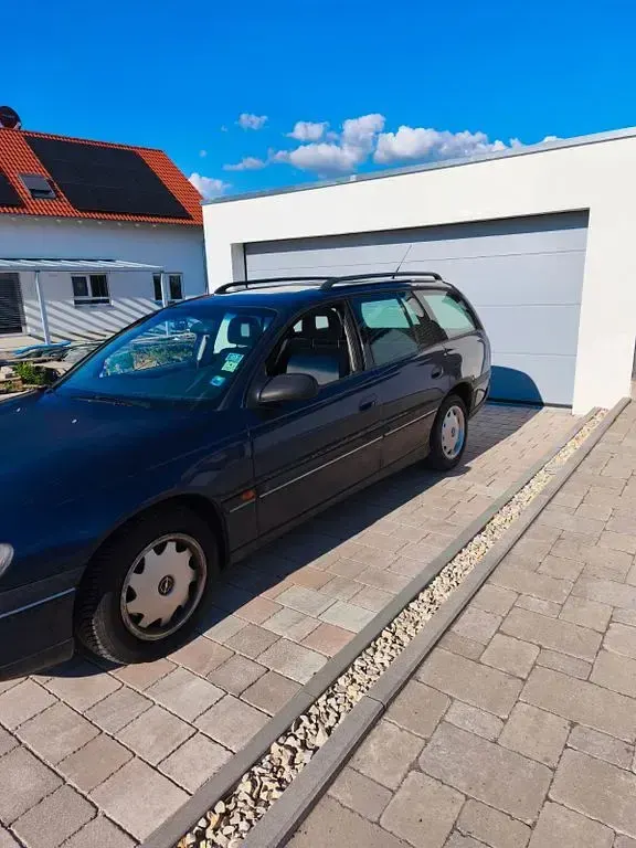 Gebraucht Opel Omega 136 PS (100 kW) 1997 Blau Limousine