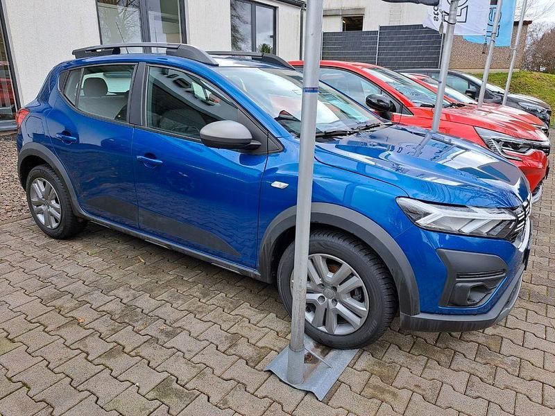 Gebraucht Dacia Sandero Expression 101 PS (74 kW) 2023 Blau Limousine