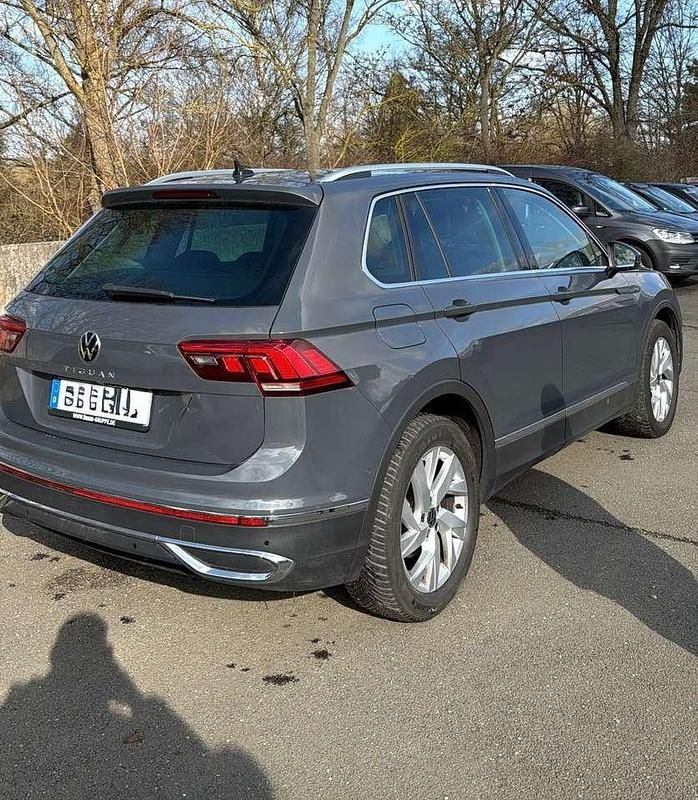 Gebraucht VW Tiguan Elegance 150 PS (110 kW) 2023 Grau SUV