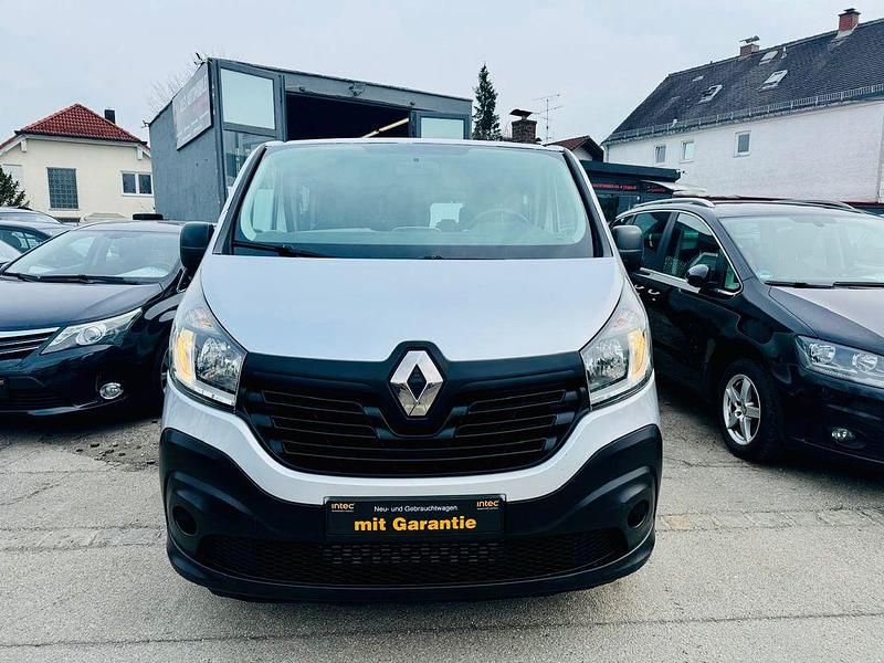 Gebraucht Renault Trafic 125 PS (91 kW) 2015 Silber Van / Kleinbus