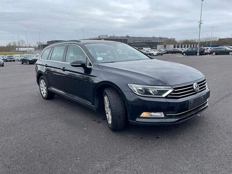 Second-hand VW Passat 150 CP (110 kW) 2018 Negru Berlinǎ