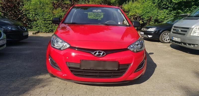 Rot Gebraucht 2013 Hyundai i20 Edition Limousine | 4.400 € (Guter Preis) - Bild 1/4