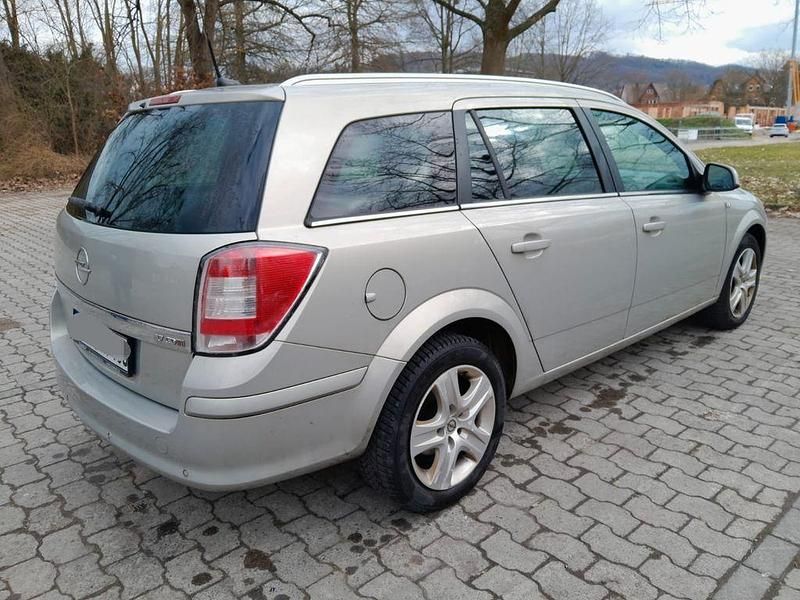 Gebraucht Opel Astra 125 PS (91 kW) 2009 Grau Limousine