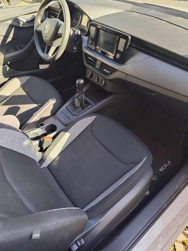 Gebraucht Skoda Scala Style 116 PS (85 kW) 2019 Weiß Kleinwagen
