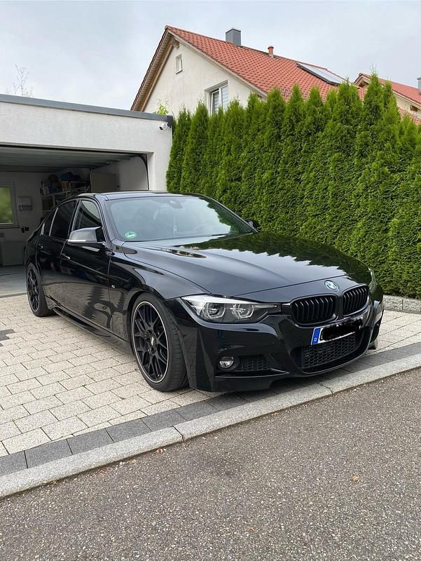 Schwarz Gebraucht 2018 BMW 320 Shadowline Limousine | 23.500 € (Etwas zu teuer) - Bild 1/4