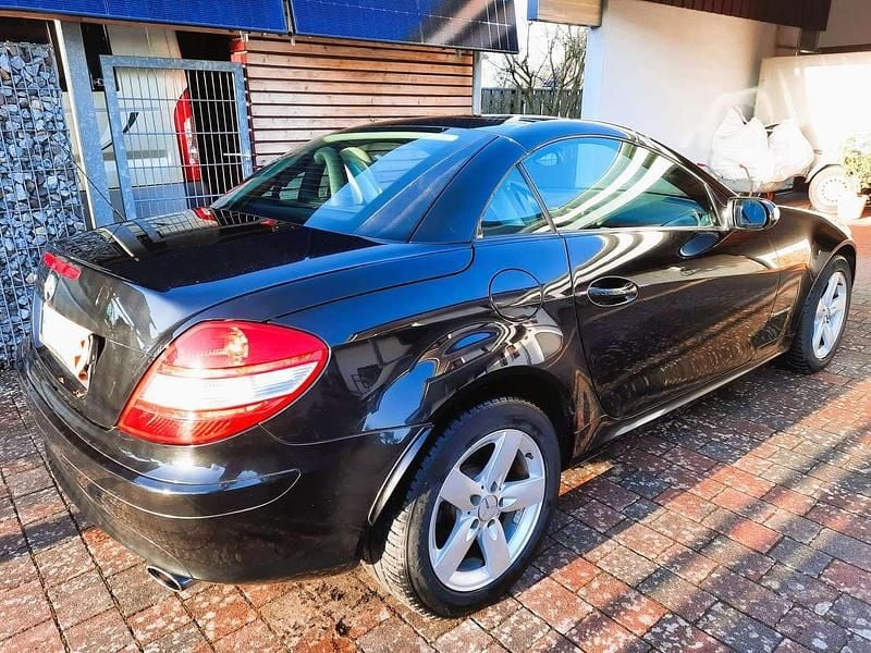 Gebraucht Mercedes SLK200 163 PS (119 kW) 2006 Schwarz Cabrio