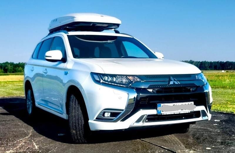 Weiß Gebraucht 2020 Mitsubishi Outlander P-HEV Plus SUV | 17.500 € (Guter Preis) - Bild 1/4
