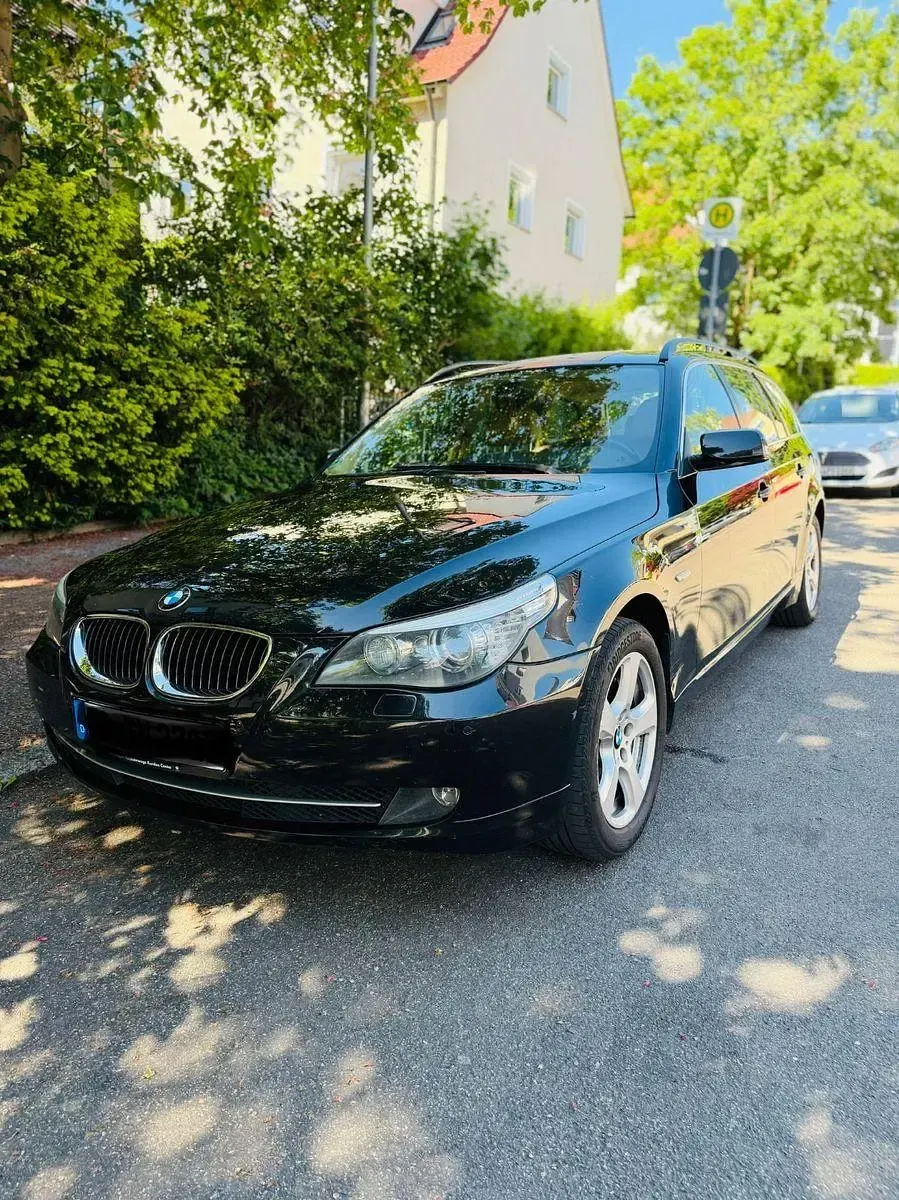 Gebraucht BMW 525 197 PS (144 kW) 2008 Schwarz Kombi