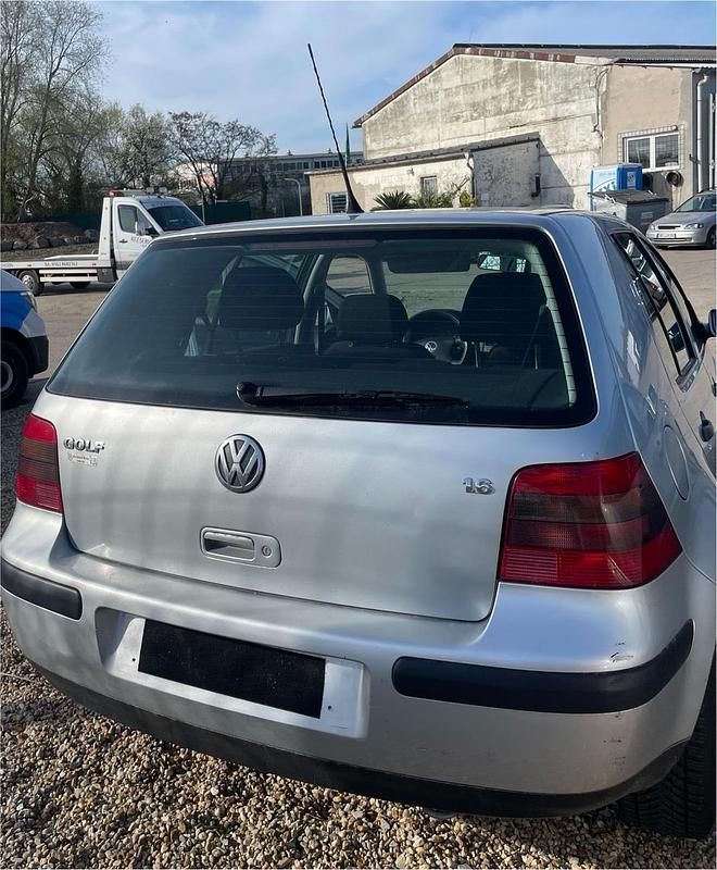 Gebraucht VW Golf IV 105 PS (77 kW) 2001 Silber Kleinwagen