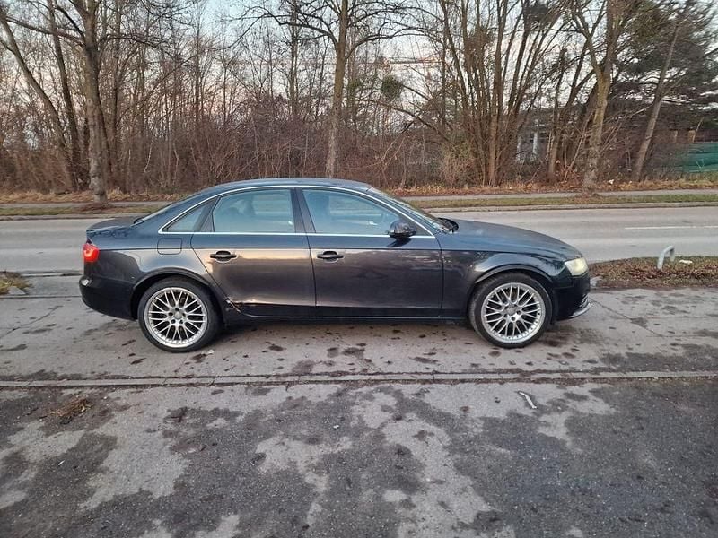 Gebraucht Audi A4 Attraction 224 PS (164 kW) 2014 Grau Limousine