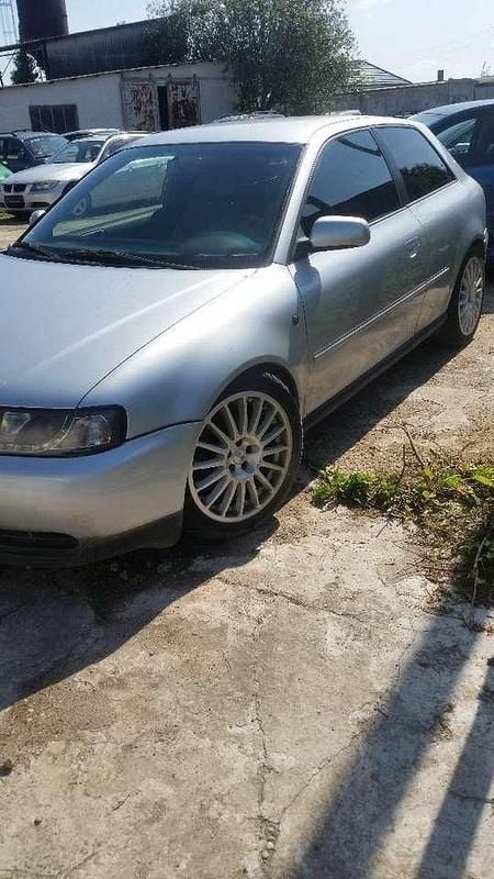 Gebraucht Audi A3 Attraction 125 PS (91 kW) 1997 Alusilber metallic Kleinwagen