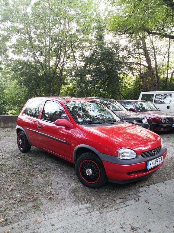 Rot Gebraucht 2000 Opel Corsa Limousine | 1.900 € (Teuer) - Bild 1/4