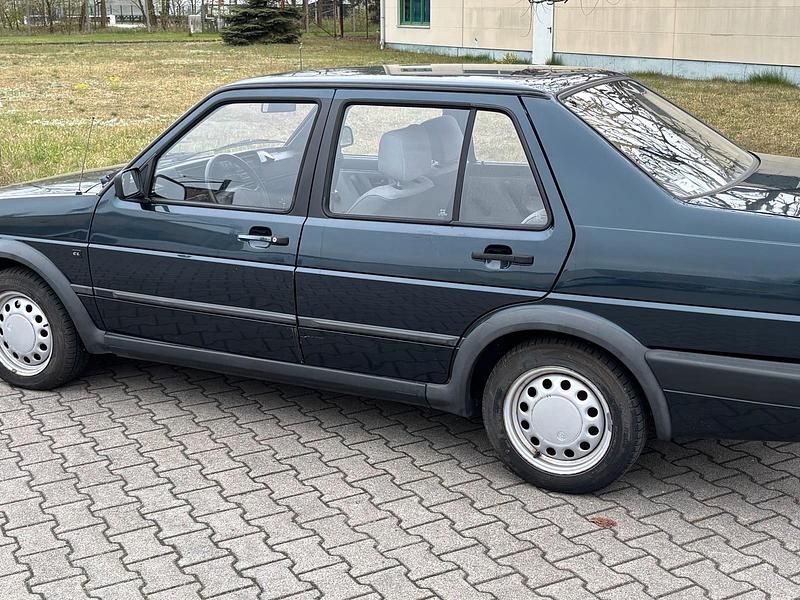 Second-hand VW Jetta Basis 70 CP (51 kW) 1990 Berlinǎ