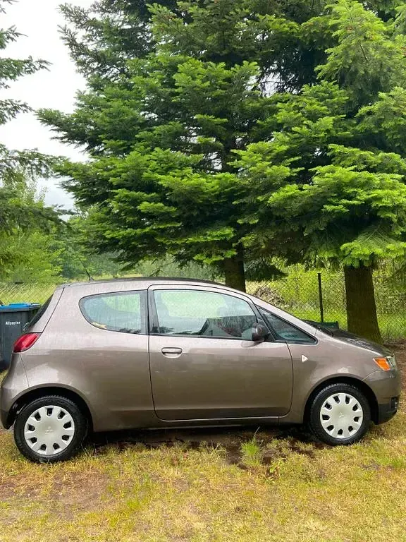Gebraucht Mitsubishi Colt Edition 75 PS (55 kW) 2011 Gold Kleinwagen