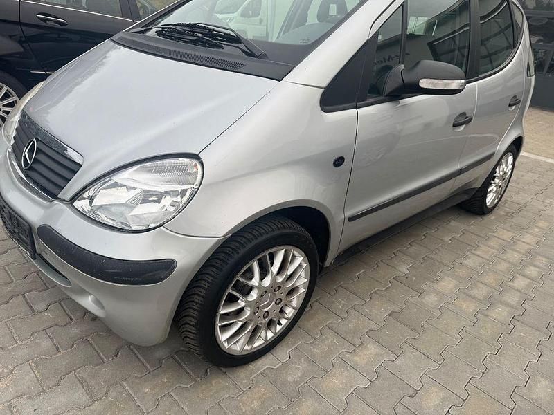 Silber Gebraucht 2003 Mercedes A140 Avantgarde Van / Kleinbus | 3.500 € (Teuer) - Bild 1/4